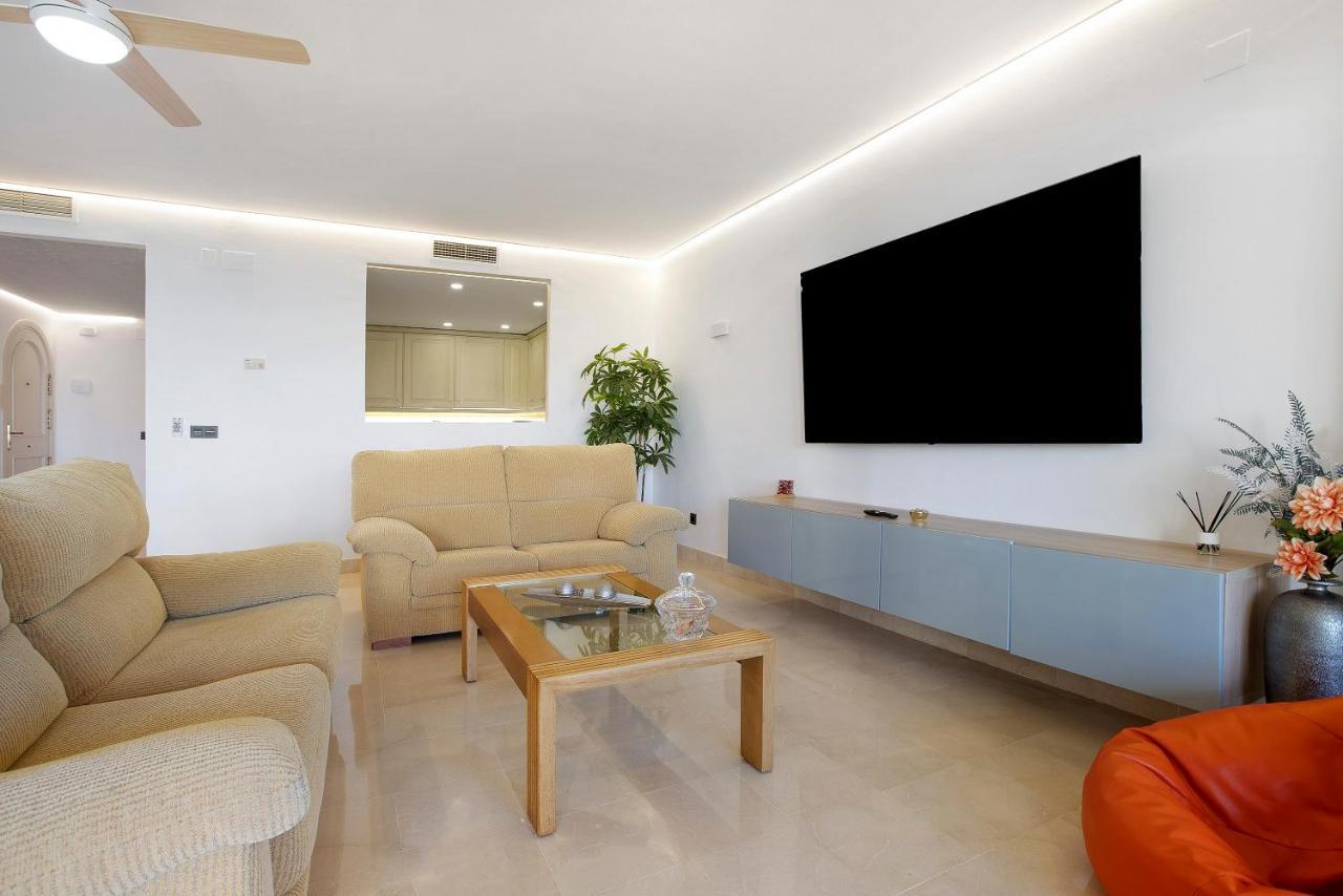 베날마데나코스타 Luxury In Puerto Marina 아파트 외부 사진