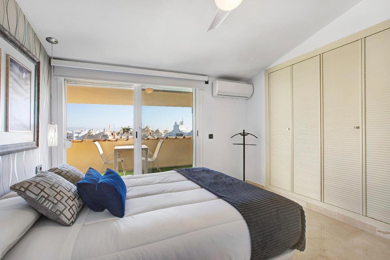 베날마데나코스타 Luxury In Puerto Marina 아파트 외부 사진
