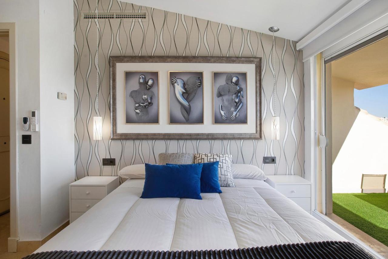 베날마데나코스타 Luxury In Puerto Marina 아파트 외부 사진