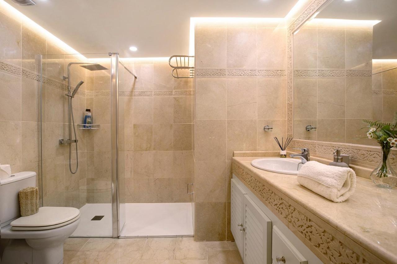 베날마데나코스타 Luxury In Puerto Marina 아파트 외부 사진